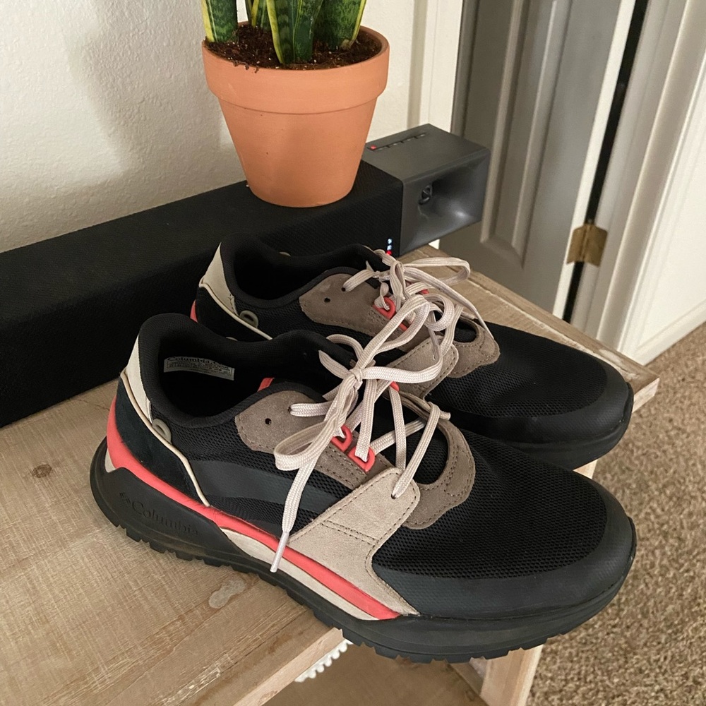 8.5 Columbia Women’s Tennis Shoes